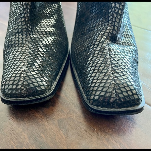 Naturalizer - Picture 2 of 4